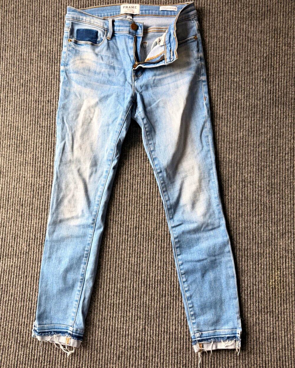FRAME Le Skinny de Jeanne Crop Jeans Size 27 Light Wash Raw Frayed Hem